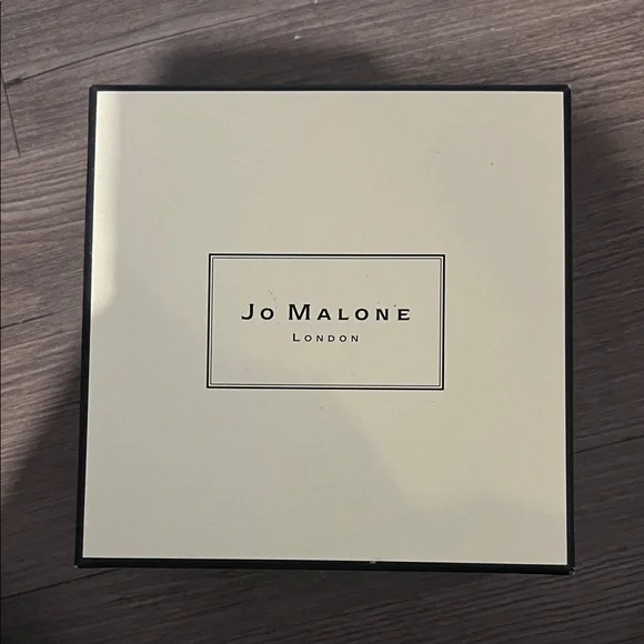 Jo Malone Peony & Blush Suede Body Crème in Black and White - Picture 2 of 4